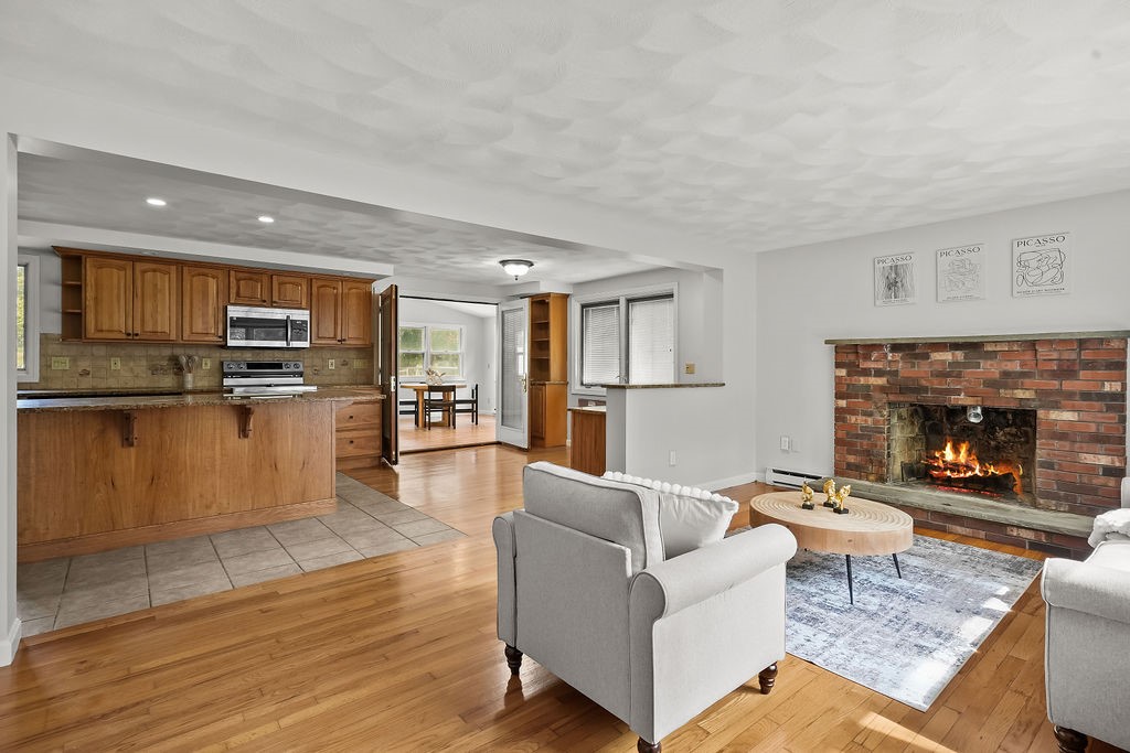 271 William Reynolds Road Exeter, RI 02822 - Photo 4 of 37