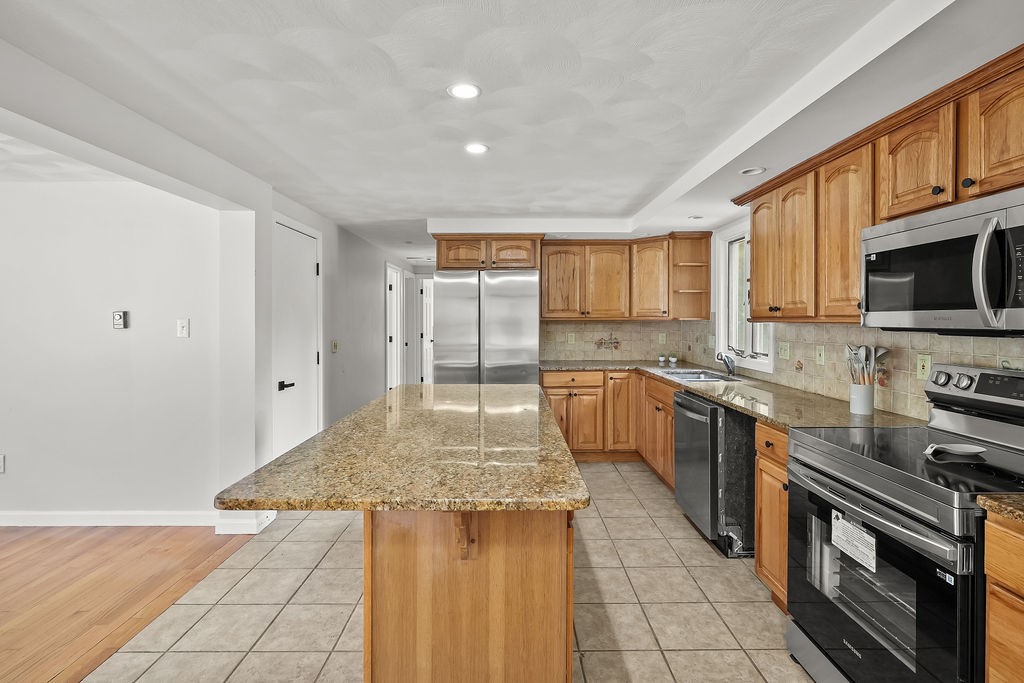 271 William Reynolds Road Exeter, RI 02822 - Photo 8 of 37