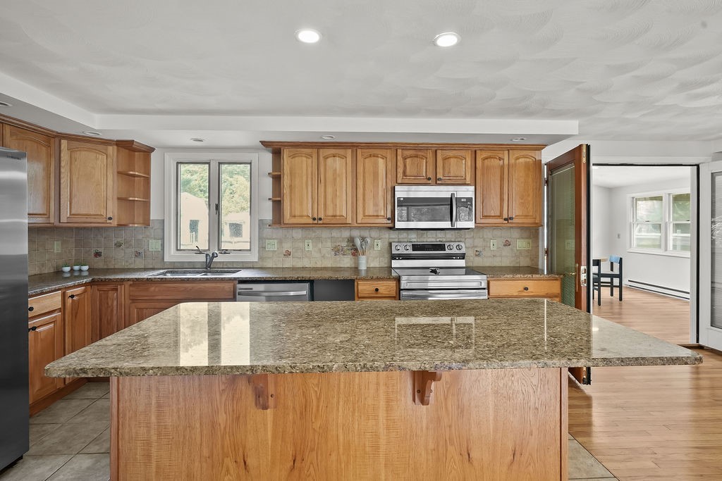 271 William Reynolds Road Exeter, RI 02822 - Photo 10 of 37