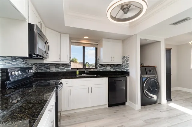 $268,000 | 4321 Country Club Boulevard, Unit 207, Cape Coral, FL 33904