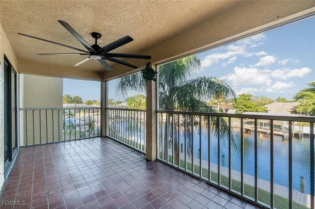 $268,000 | 4321 Country Club Boulevard, Unit 207, Cape Coral, FL 33904