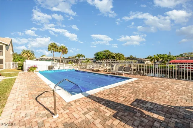 $268,000 | 4321 Country Club Boulevard, Unit 207, Cape Coral, FL 33904
