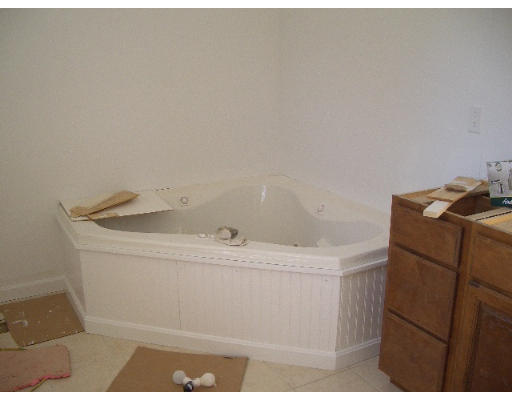 39 Donovan Road North Brookfield, MA 01535 - Photo 5 of 10 Gallery Image 5