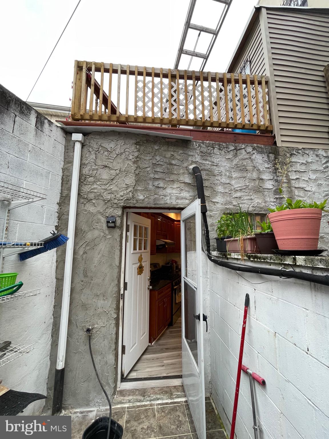 813 Federal Street Philadelphia, PA 19147 - Photo 27 of 28 a view of outdoor seating space