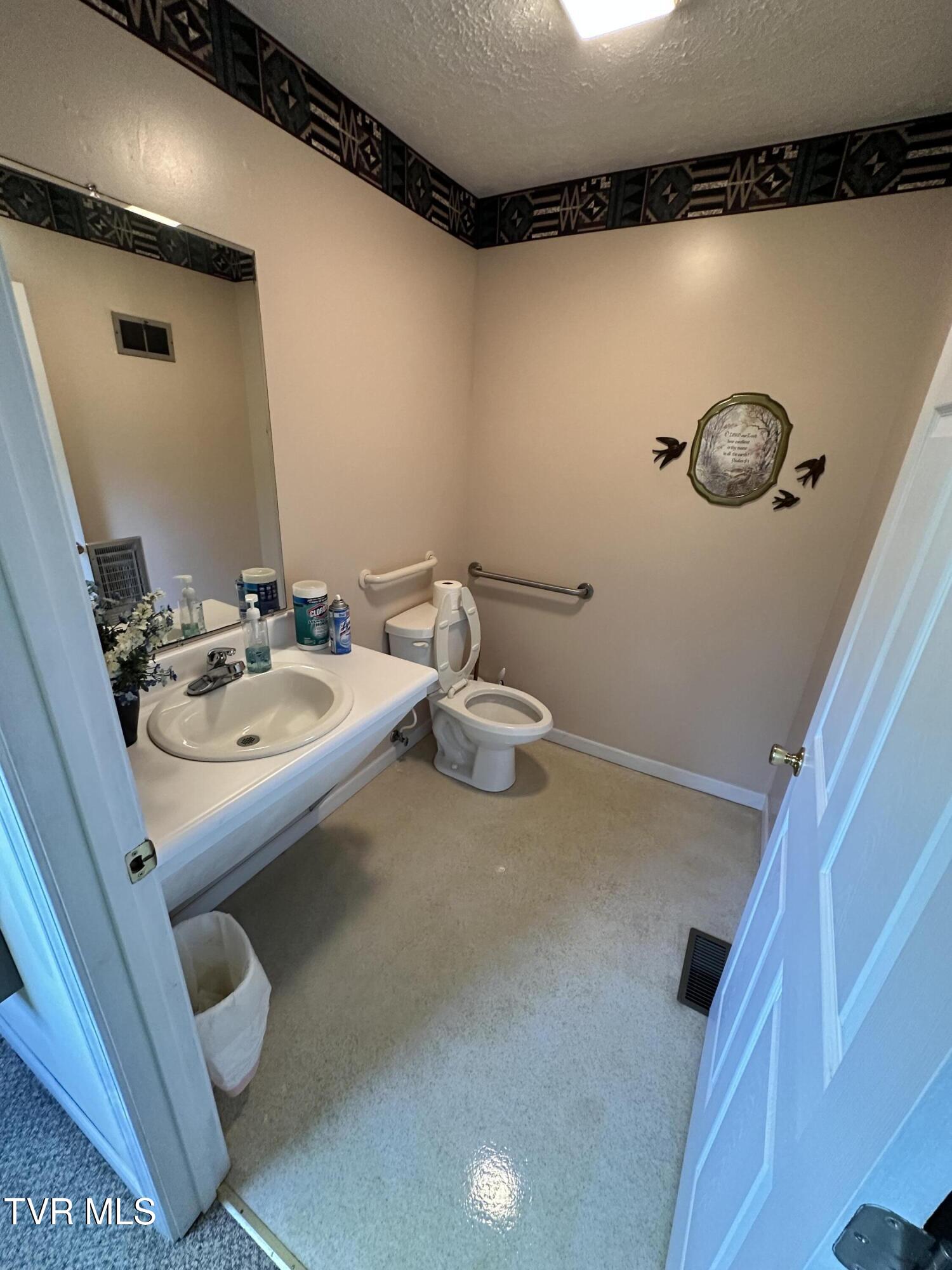 2531 Mendota Road Mendota, VA 24270 - Photo 14 of 19 14