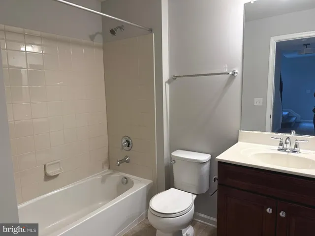 $2,950 | 25215 Split Creek Terrace, Chantilly, VA 20152