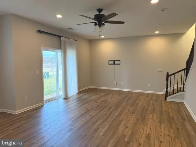 $2,950 | 25215 Split Creek Terrace, Chantilly, VA 20152