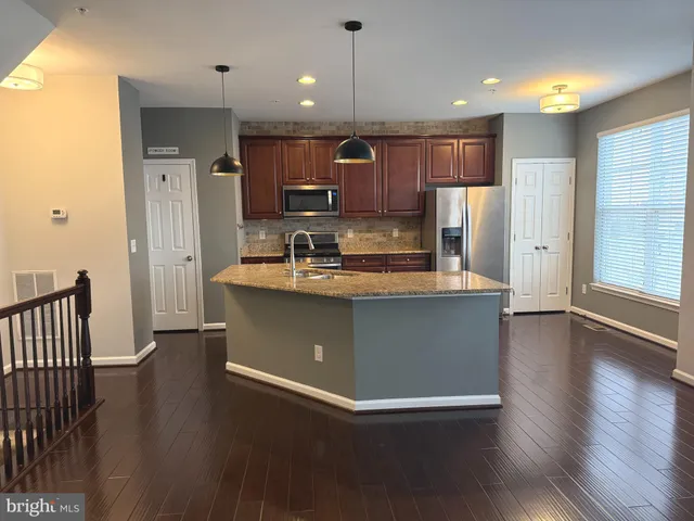 $2,950 | 25215 Split Creek Terrace, Chantilly, VA 20152