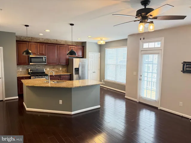 $2,950 | 25215 Split Creek Terrace, Chantilly, VA 20152