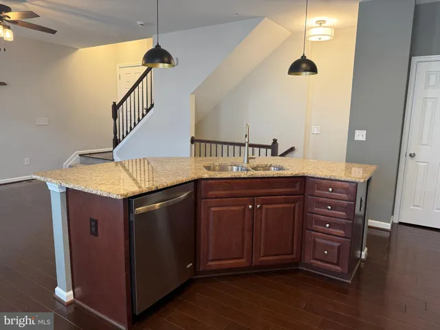 $2,950 | 25215 Split Creek Terrace, Chantilly, VA 20152