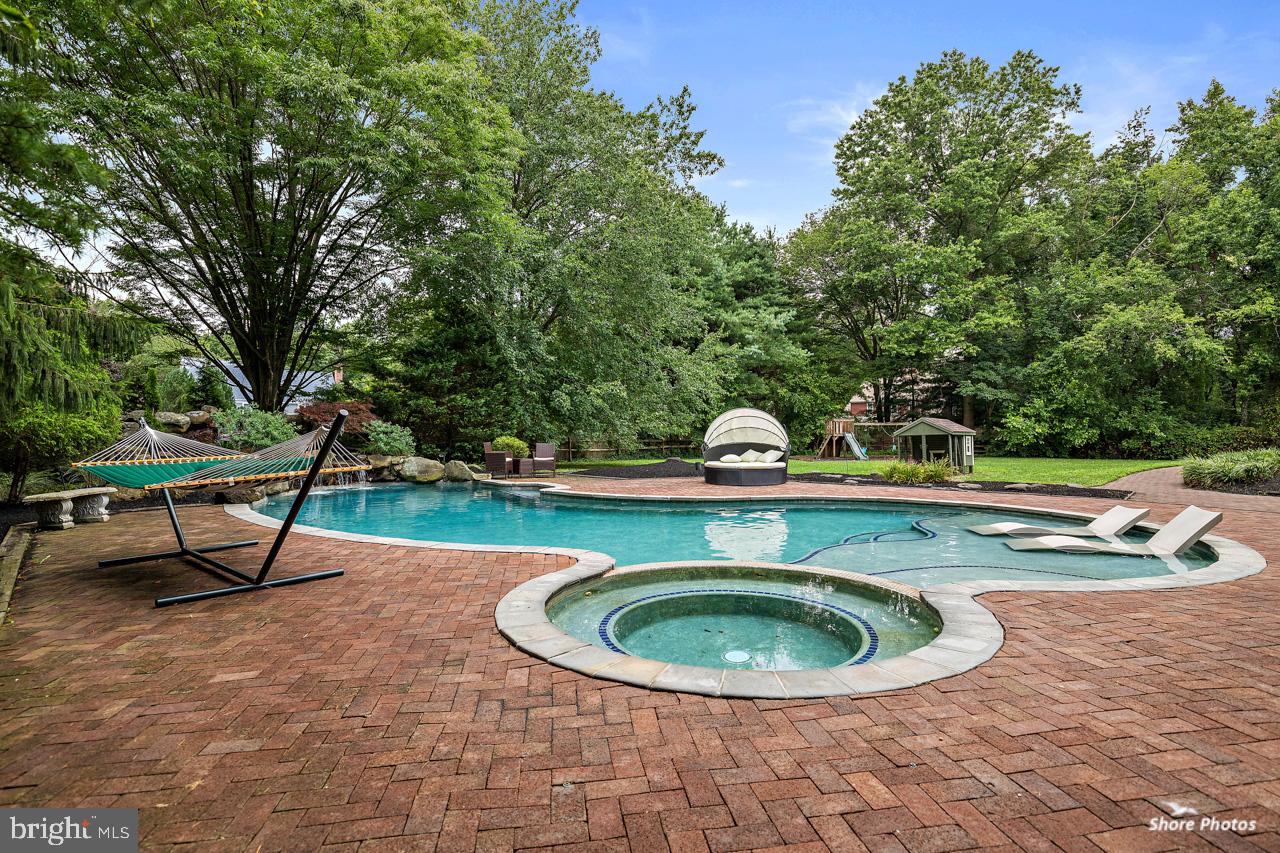 520 Bartram Road Moorestown, NJ 08057 - Photo 8 of 77
