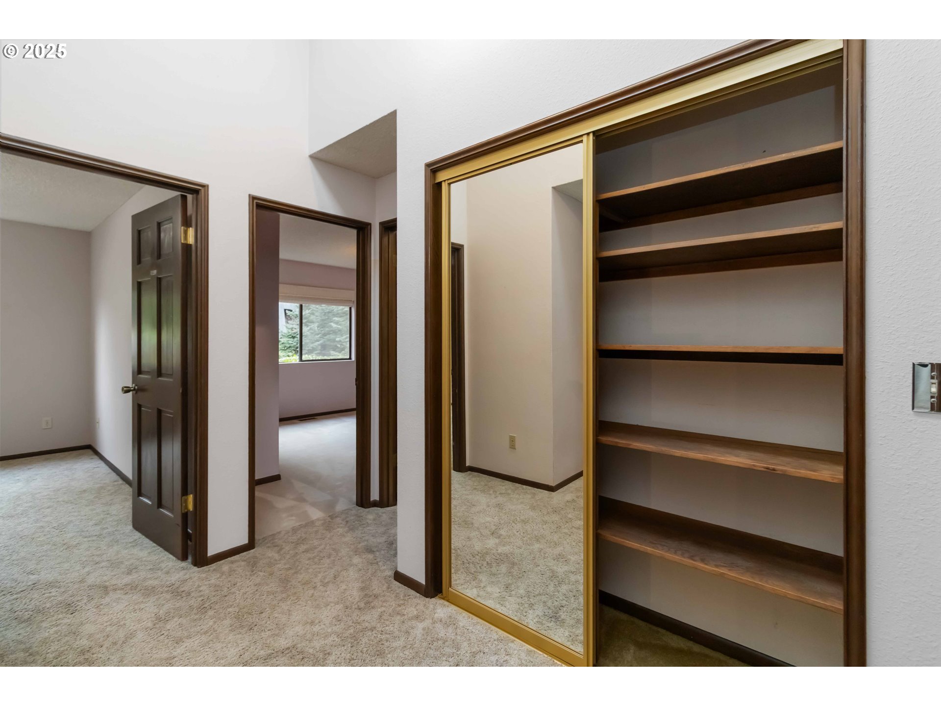 720 Abernathy Creek Road Longview, WA 98632 - Photo 21 of 44 a view of closet area