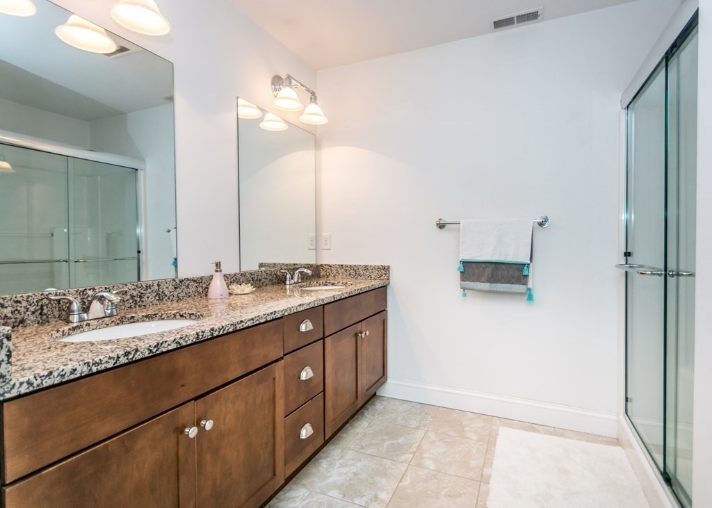 30 Webster Street, Unit 4 Needham, MA 02494 - Photo 16 of 21