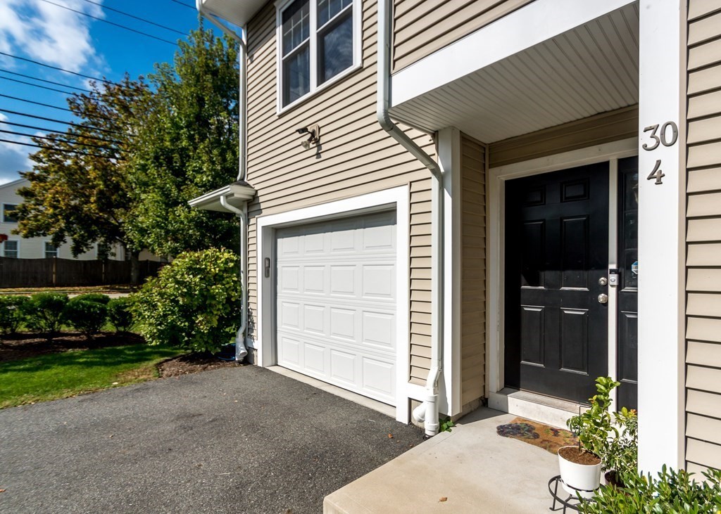 30 Webster Street, Unit 4 Needham, MA 02494 - Photo 2 of 21