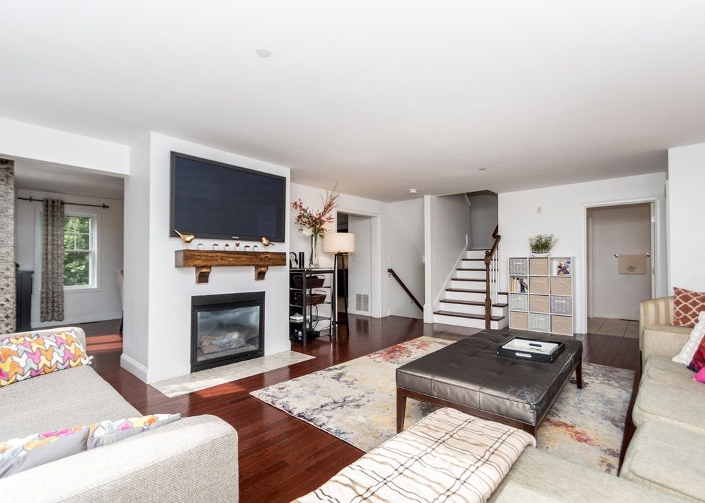 30 Webster Street, Unit 4 Needham, MA 02494 - Photo 4 of 21