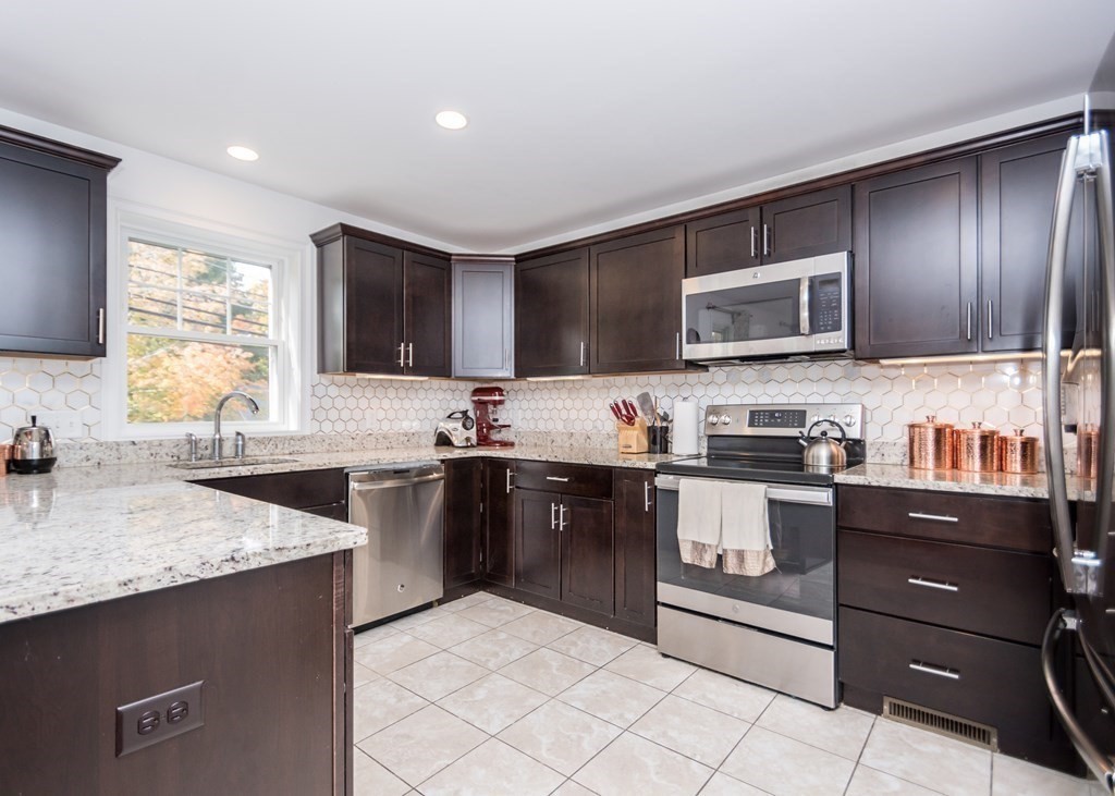 30 Webster Street, Unit 4 Needham, MA 02494 - Photo 8 of 21