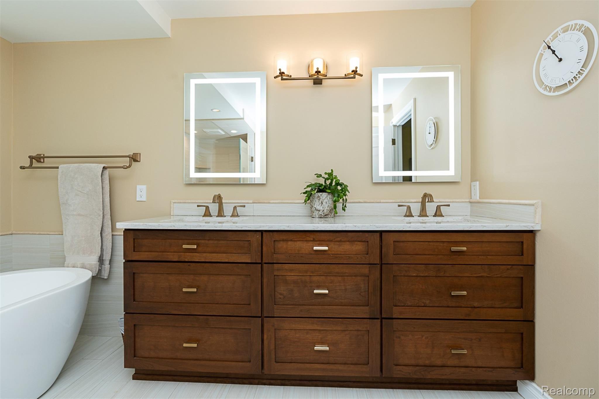 3234 Quail Ridge Circle Rochester, MI 48309 - Photo 57 of 75 Quail Ridge-P031.jpg