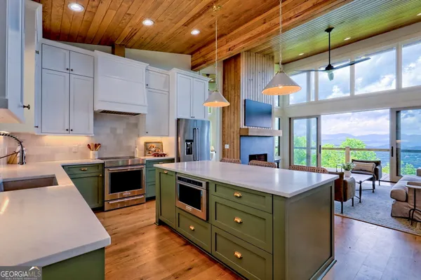$1,395,000 | 602 Charmont Drive, Tiger, GA 30576