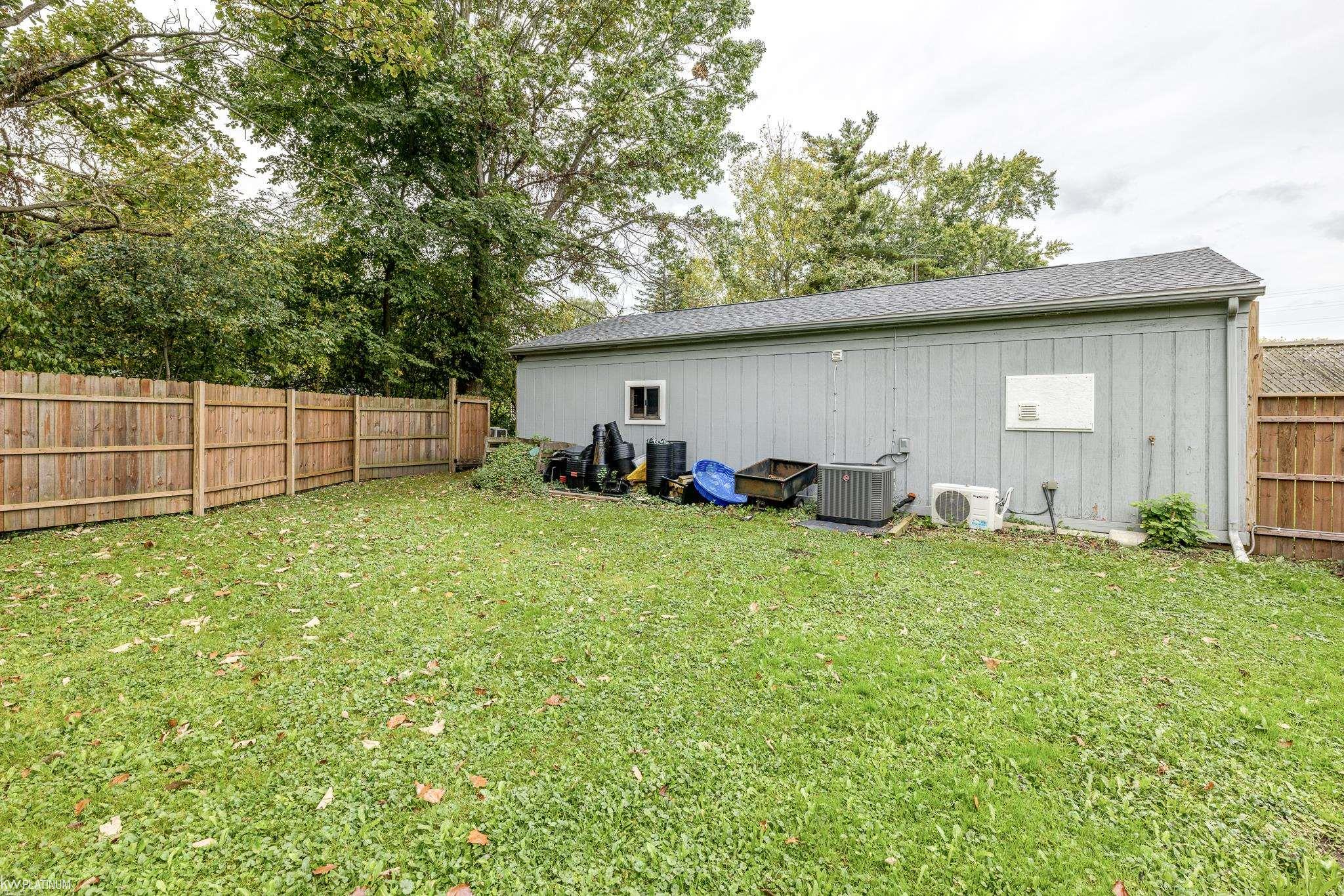 2194 Michigan Road Port Huron, MI 48060 - Photo 27 of 41 50156632-269d538d-de39-4bb5-a61f-3accaa80527f.JPG
