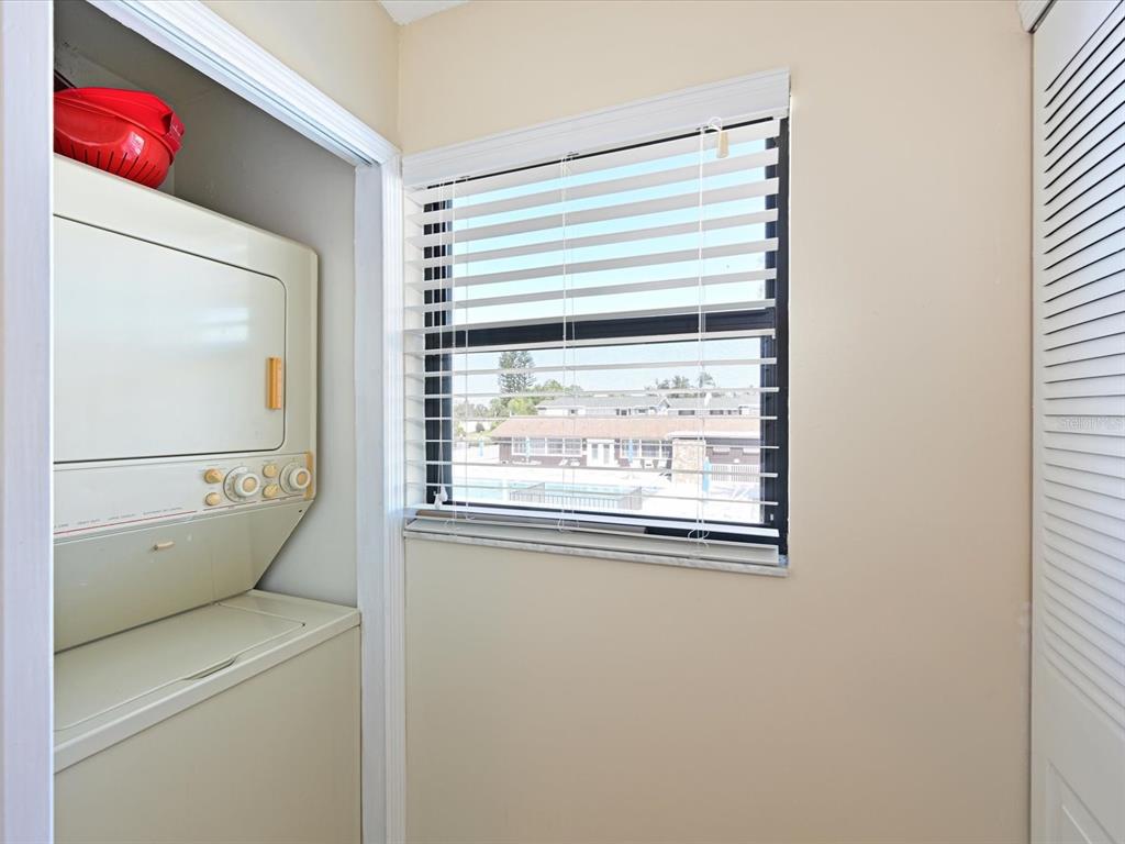 5400 34th Street West, Unit I9 Bradenton, FL 34210 - Photo 22 of 39 a utility room with dryer and washer