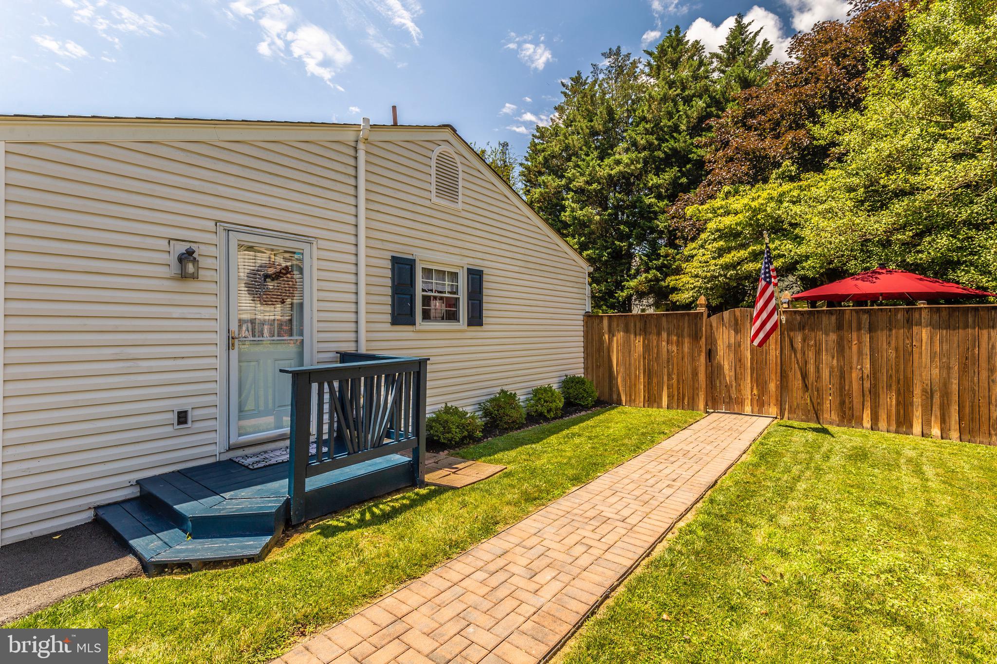 24008 Log House Road Gaithersburg, MD 20882 - Photo 55 of 58 Walk way to rear yard