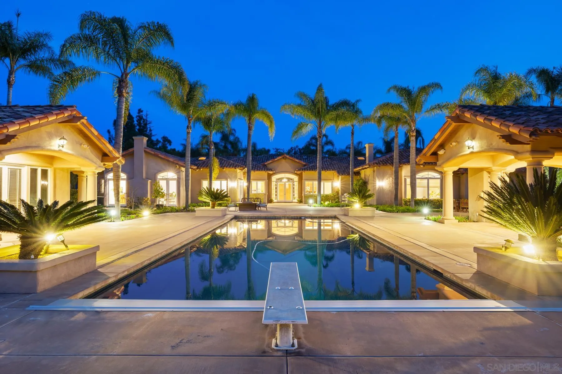 18050 Rancho La Cima Corte Rancho Santa Fe, CA 92067 - Photo 2 of 57