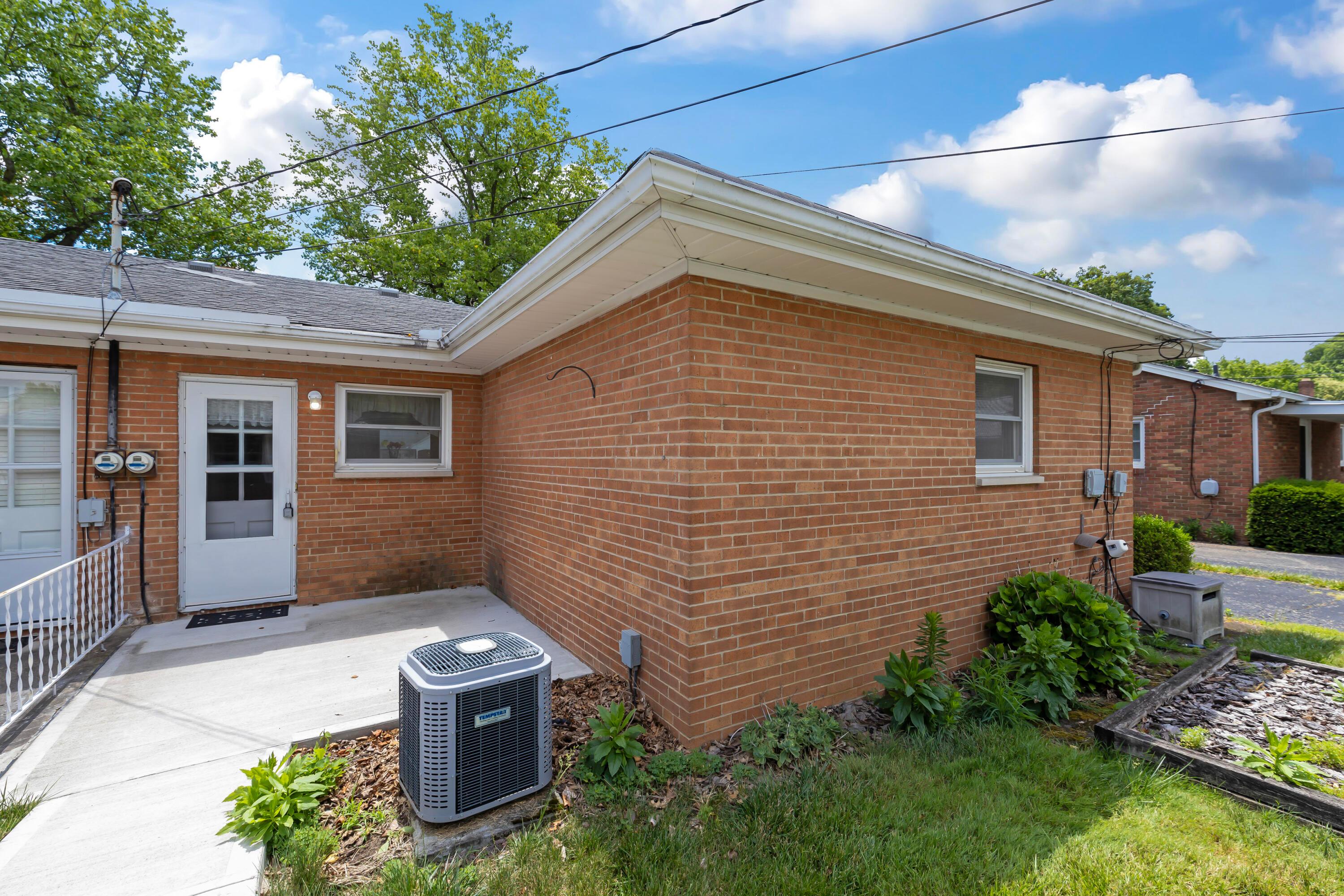 1792 Ardleigh Road Columbus, OH 43221 - Photo 7 of 39 photos_high_resolution_1792ArdleighRoadE