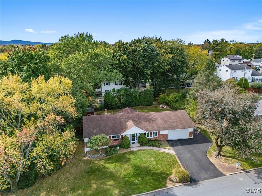 7028 Heather Road Lower Macungie Township, PA 18062 - Photo 3 of 29 Gallery Image 3