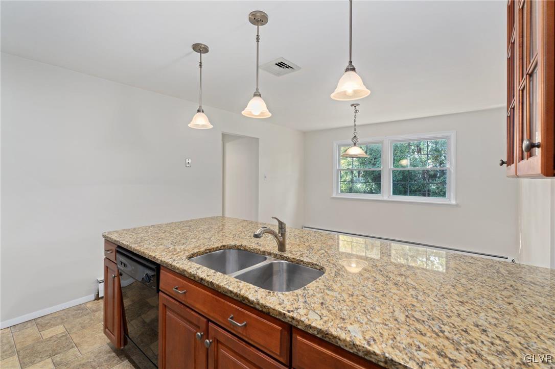 7028 Heather Road Lower Macungie Township, PA 18062 - Photo 10 of 29 Gallery Image 10