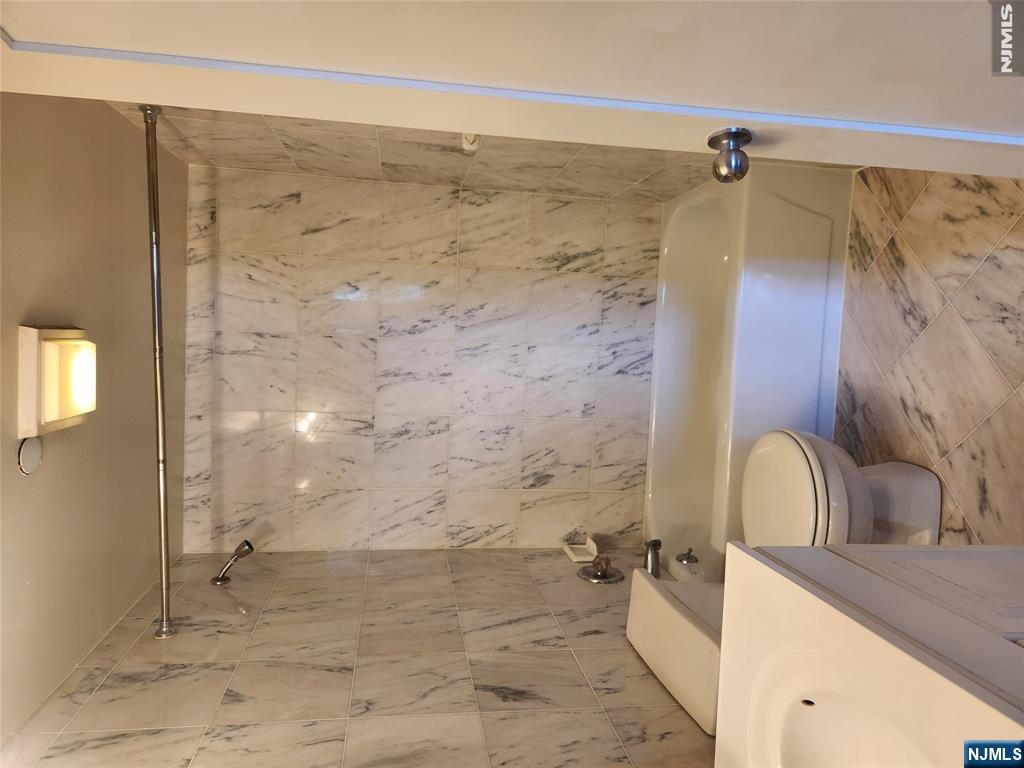 840 River Edgewater, NJ 07020 - Photo 11 of 13