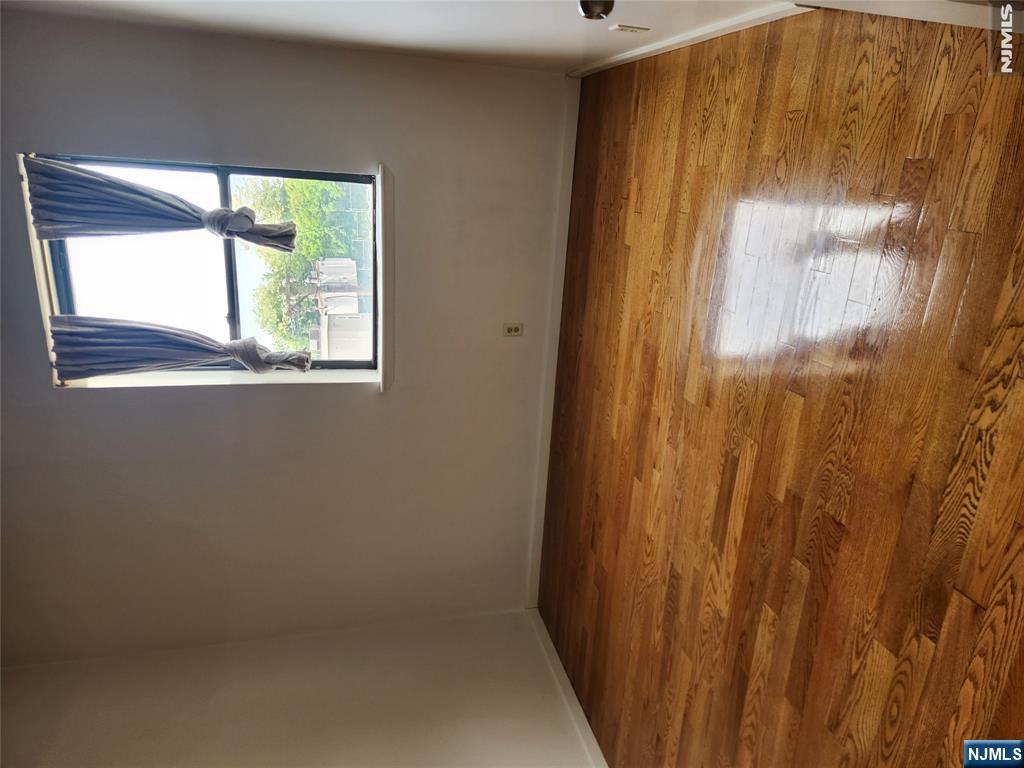 840 River Edgewater, NJ 07020 - Photo 4 of 13