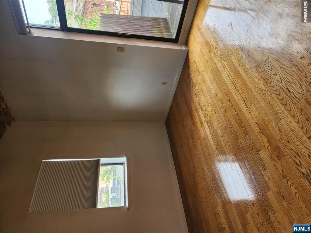 840 River Edgewater, NJ 07020 - Photo 5 of 13