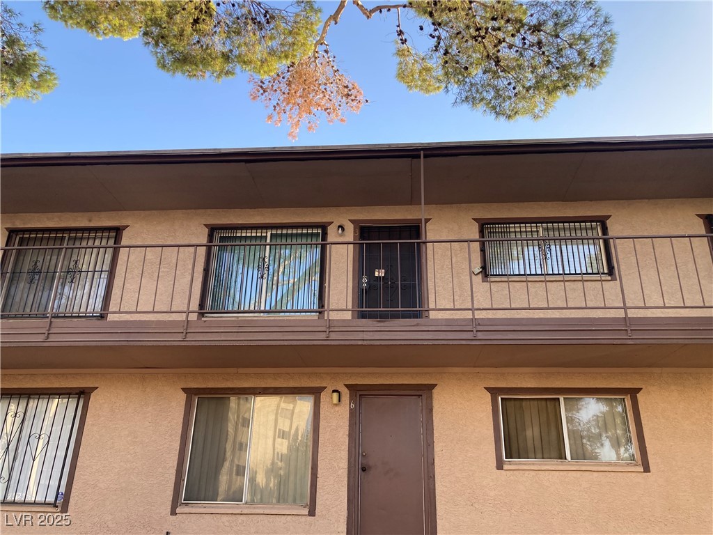 575 South Royal Crest Circle, Unit 13 Las Vegas, NV 89169 - Photo 1 of 10 View of building exterior