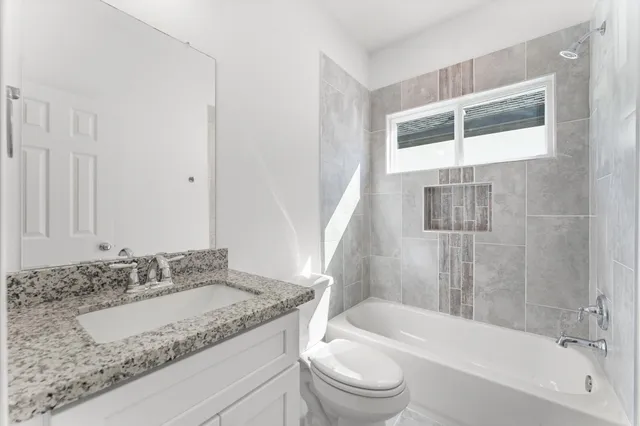 $319,900 | 6408 Pregonero Lane, Houston, TX 77048