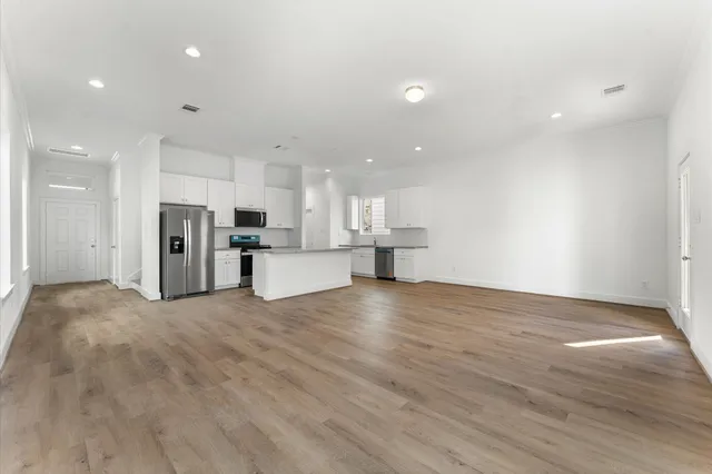 $319,900 | 6408 Pregonero Lane, Houston, TX 77048