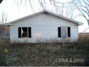 796 North St Road Akron, IN 46910 - Photo 2 of 7