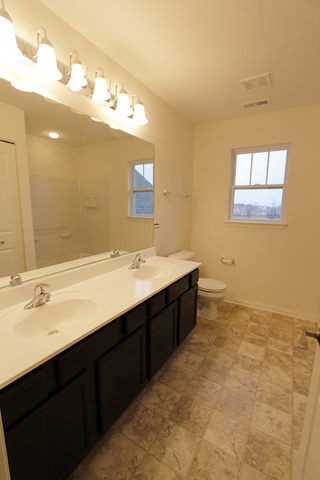 899 Oak Ridge Boulevard Elgin, IL 60120 - Photo 14 of 24