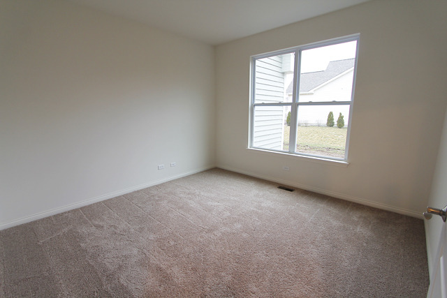 899 Oak Ridge Boulevard Elgin, IL 60120 - Photo 17 of 24