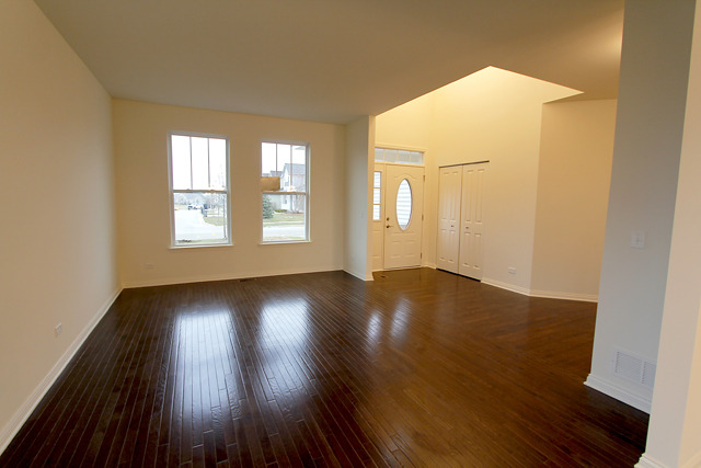 899 Oak Ridge Boulevard Elgin, IL 60120 - Photo 5 of 24