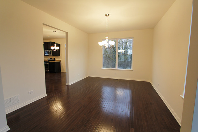 899 Oak Ridge Boulevard Elgin, IL 60120 - Photo 7 of 24