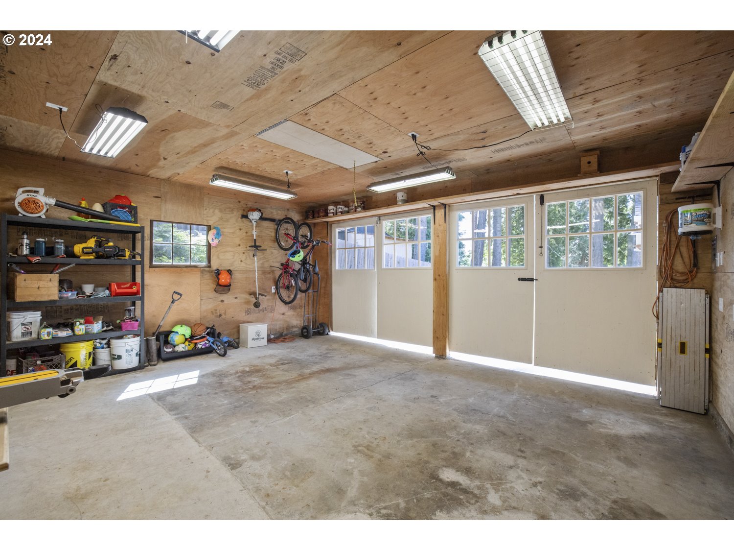 3029 Southwest Sunset Boulevard Portland, OR 97239 - Photo 38 of 48 a view of a garage