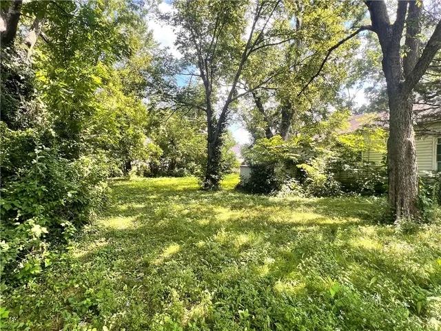 $29,900 | 120 West 3rd Street, Adrian, MO 64720