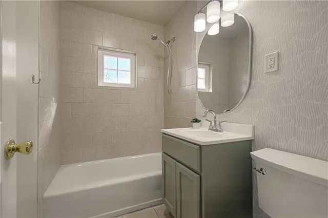 $179,000 | 7401 East 109 Terrace, Kansas City, MO 64134