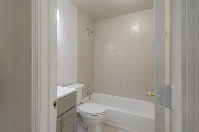 $179,000 | 7401 East 109 Terrace, Kansas City, MO 64134