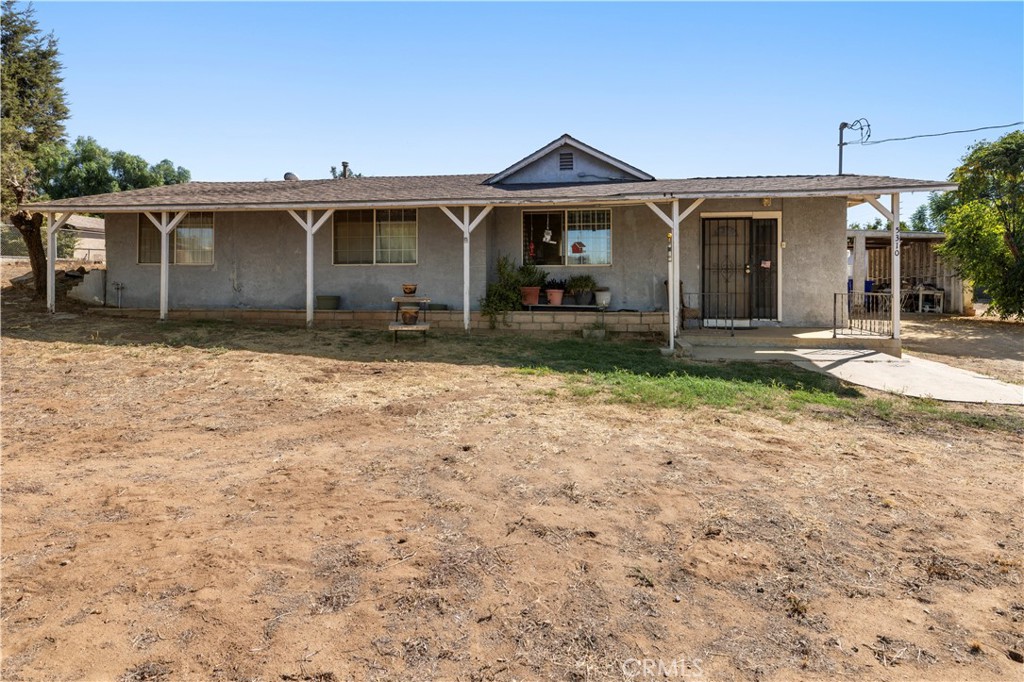 5310 Beach Street Riverside, CA 92509 - Photo 2 of 33 Front of main house