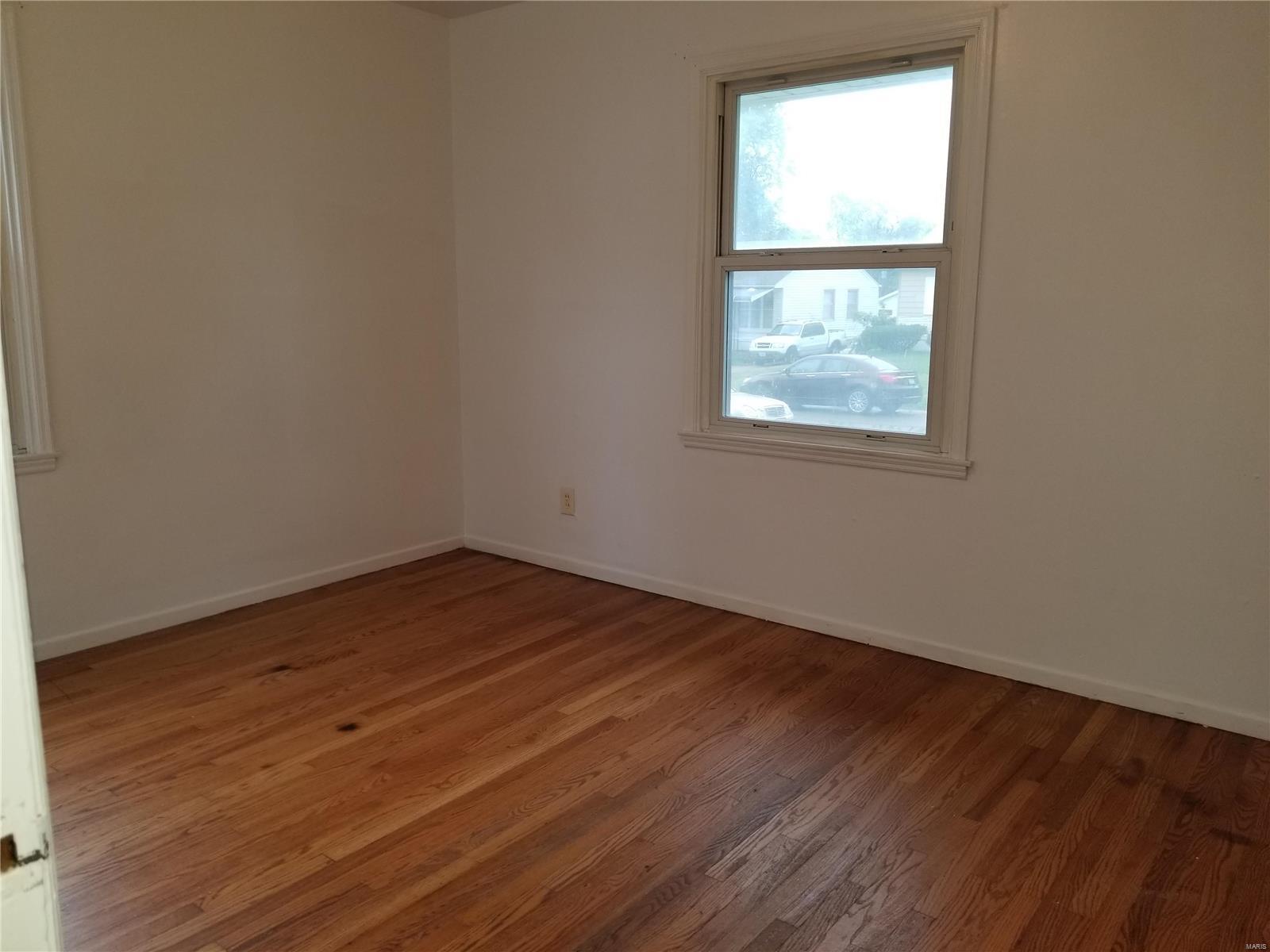 429 Midlothian Road St. Louis, MO 63137 - Photo 6 of 21
