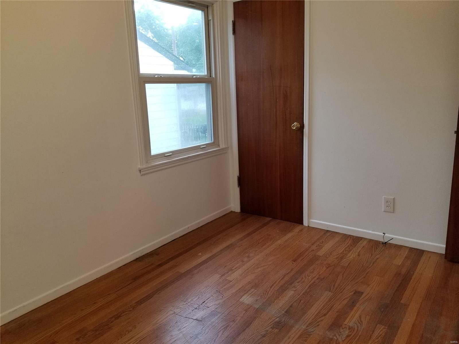 429 Midlothian Road St. Louis, MO 63137 - Photo 9 of 21