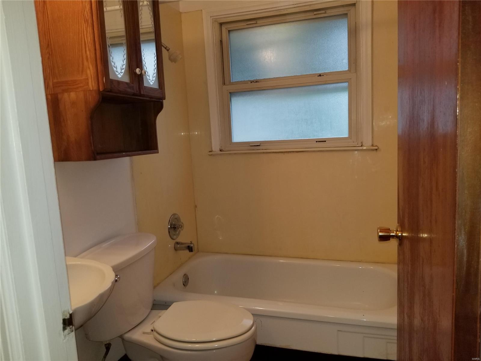 429 Midlothian Road St. Louis, MO 63137 - Photo 10 of 21