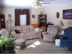 3328 Moorgate Drive Springfield, IL 62703 - Photo 3 of 18