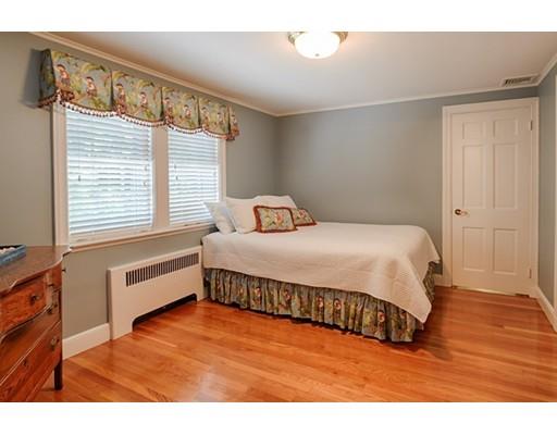 19 Thackeray Road Wellesley, MA 02481 - Photo 16 of 24